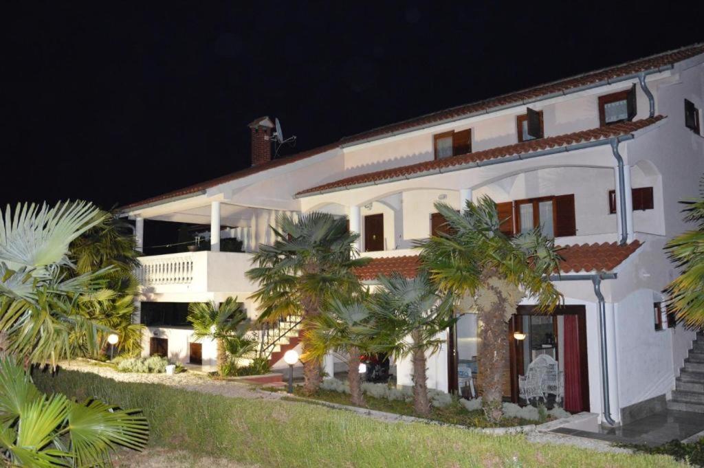 Apartments Athena Nova Vas  外观 照片